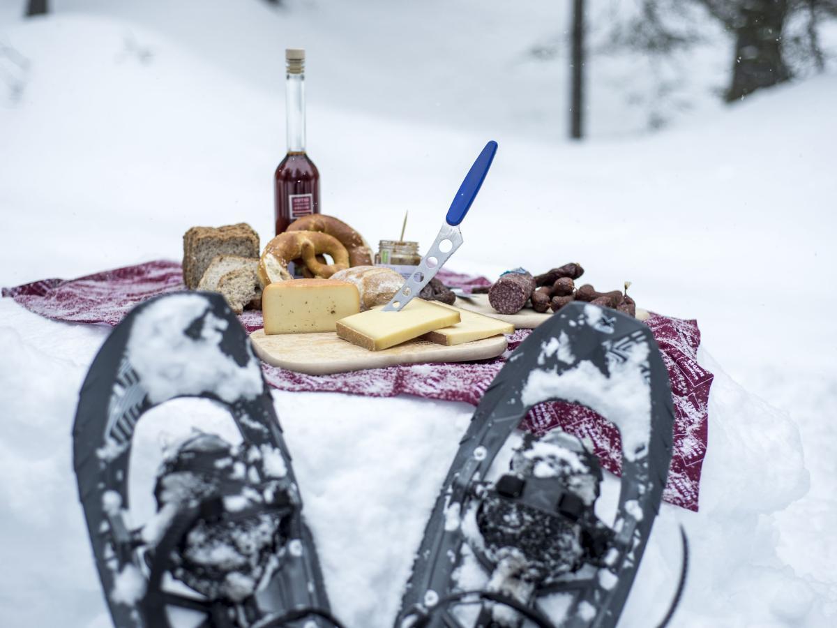 Genuss Schneeschuhtour Picknick 