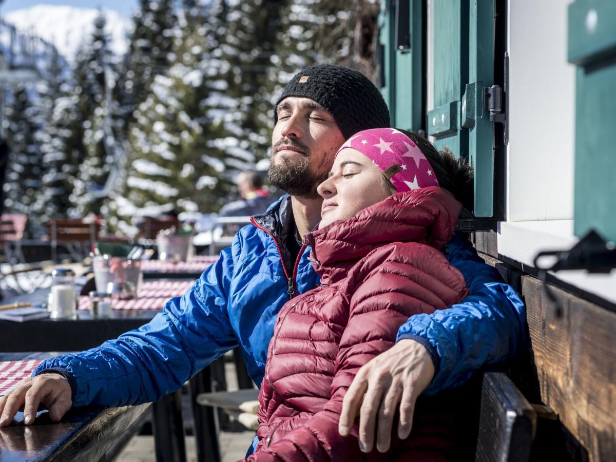 Winterwandern Familie Sonnaalp Huette Einkehr